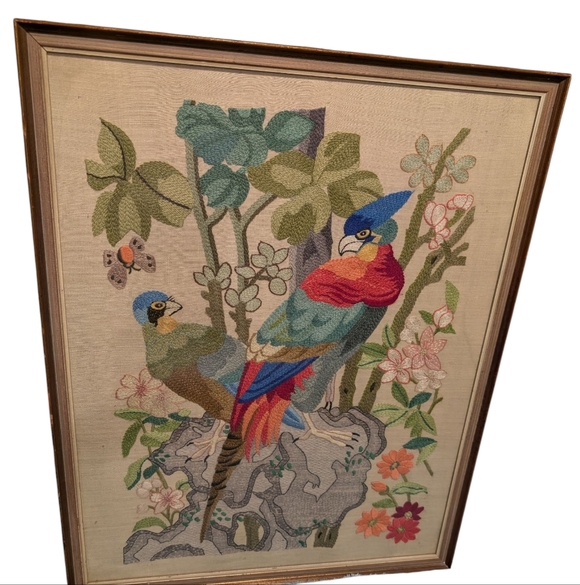 60s 70s Vintage Large Crewel Embroidery of Tropical Birds, Parrots, 23x25 MCM - Picture 4 of 12